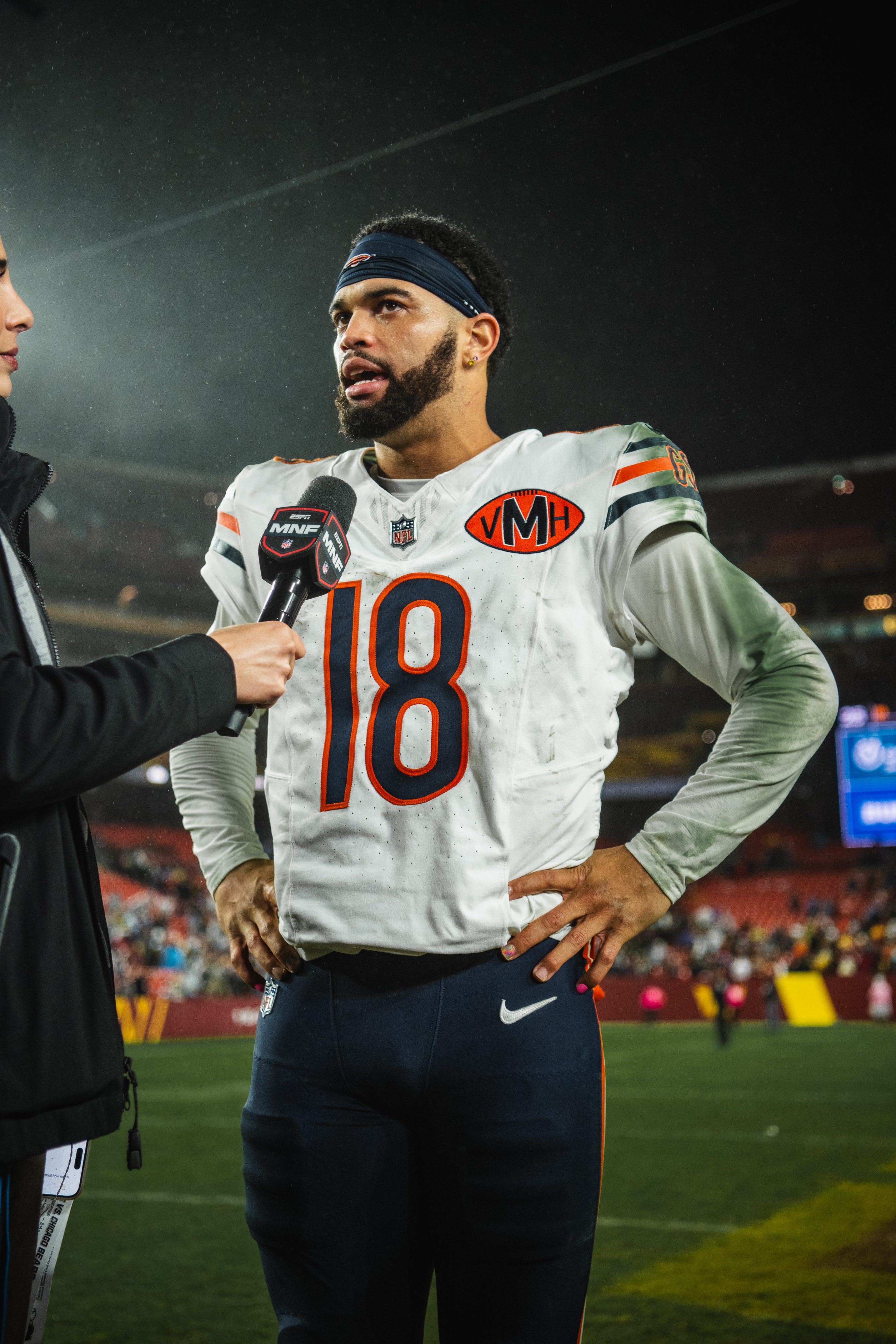 Caleb Williams Exits Bears Game With Hamstring Injury