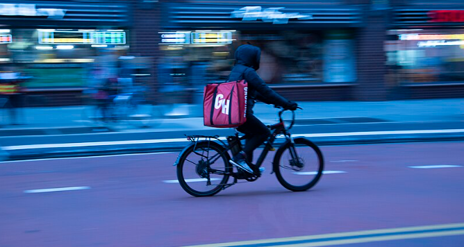 NYC Mayor Pushes Tougher Rules for Delivery Apps as Worker Protections Gain Ground