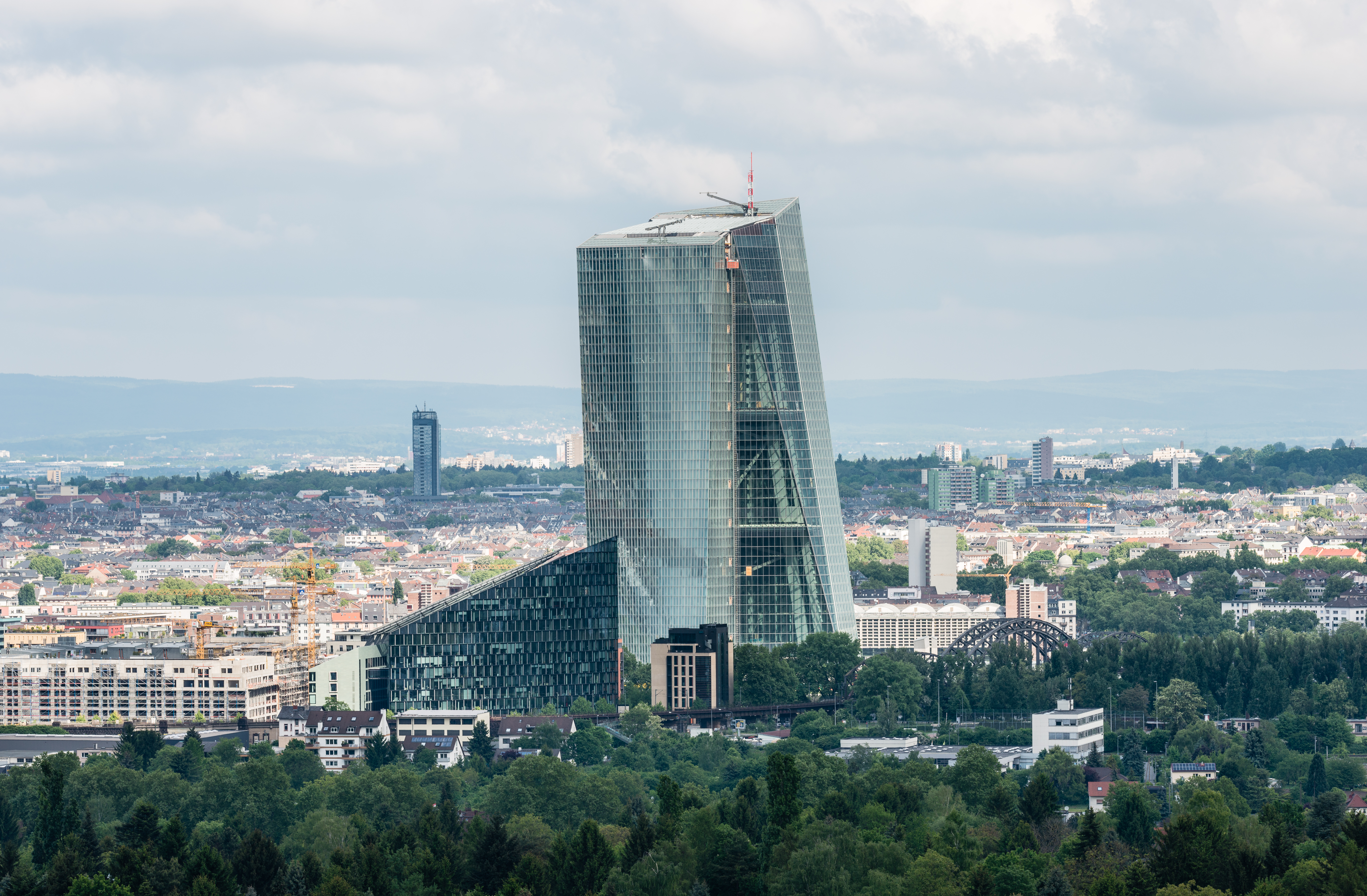 Euro Zone Business Lending Shows Slight Slowdown