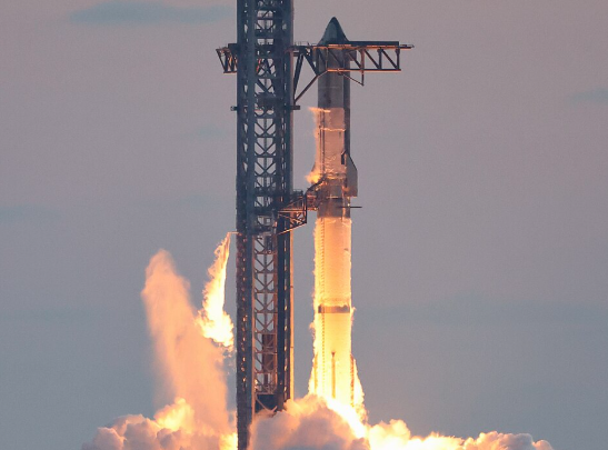 SpaceX Starship Reaches Orbit for First Time Before Fiery Splashdown