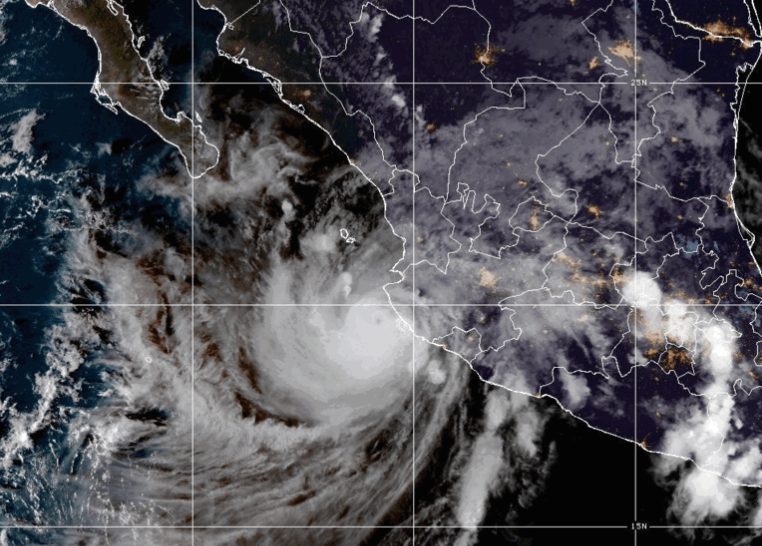Hurricane Simon Weakens to Category 3 as Flooding Hits Mexico’s Pacific Coast