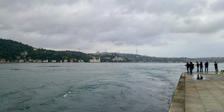 Istanbul Floods Close Schools as Heavy Rain Causes Traffic Chaos