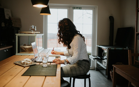 Scottish Workplaces Step Up Support for Employees With Endometriosis