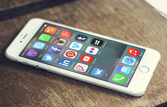 Social Media Platforms Face Growing Pressure Over Restrictions on Women’s Health Content