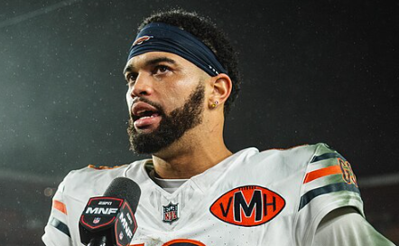 Bears Plan to Start Caleb Williams Against Falcons After Hamstring Injury