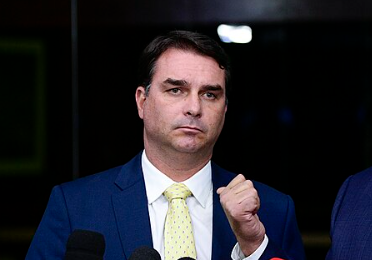 Flávio Bolsonaro Flees to Miami After Losing Brazil’s Presidential Election