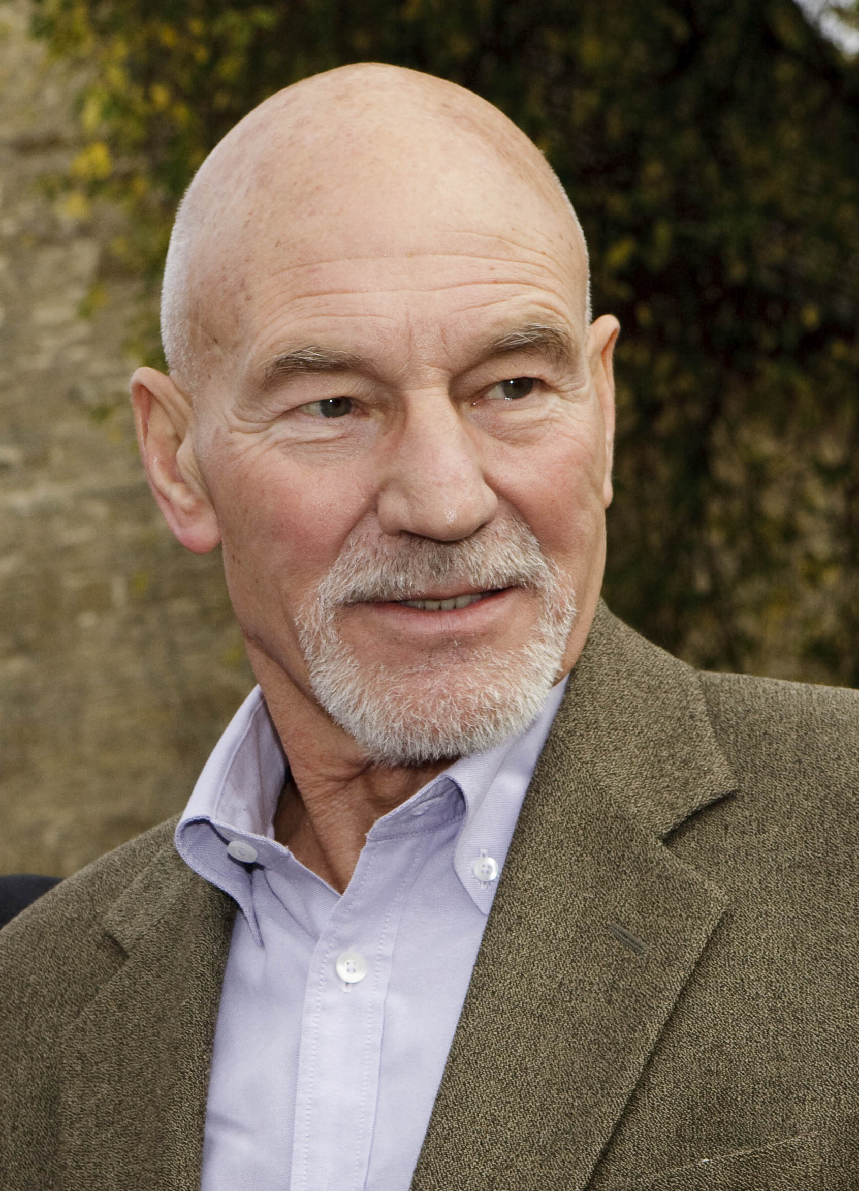 Patrick Stewart, Star Trek and X-Men Actor, Dies at 86